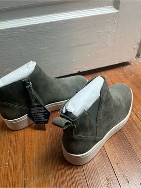 TOMS Jamie Olive Green Suede Slip-On Platform Sneakers